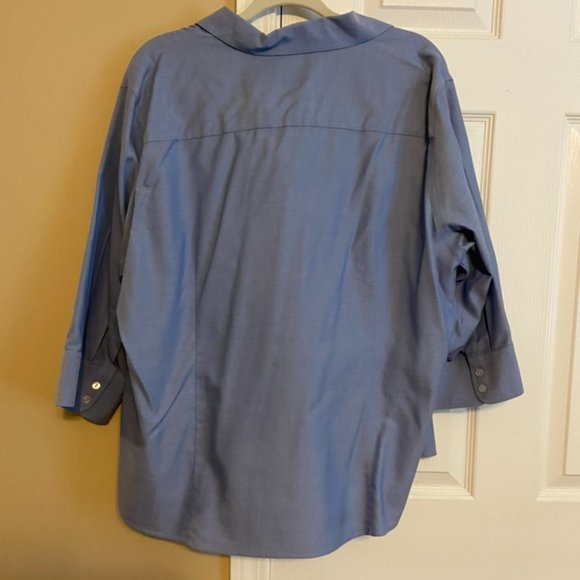 Liz Claiborne - Blue Textured Button Down - Non-Iron - 20W - 3/4 Sleeve - Picture 4 of 6